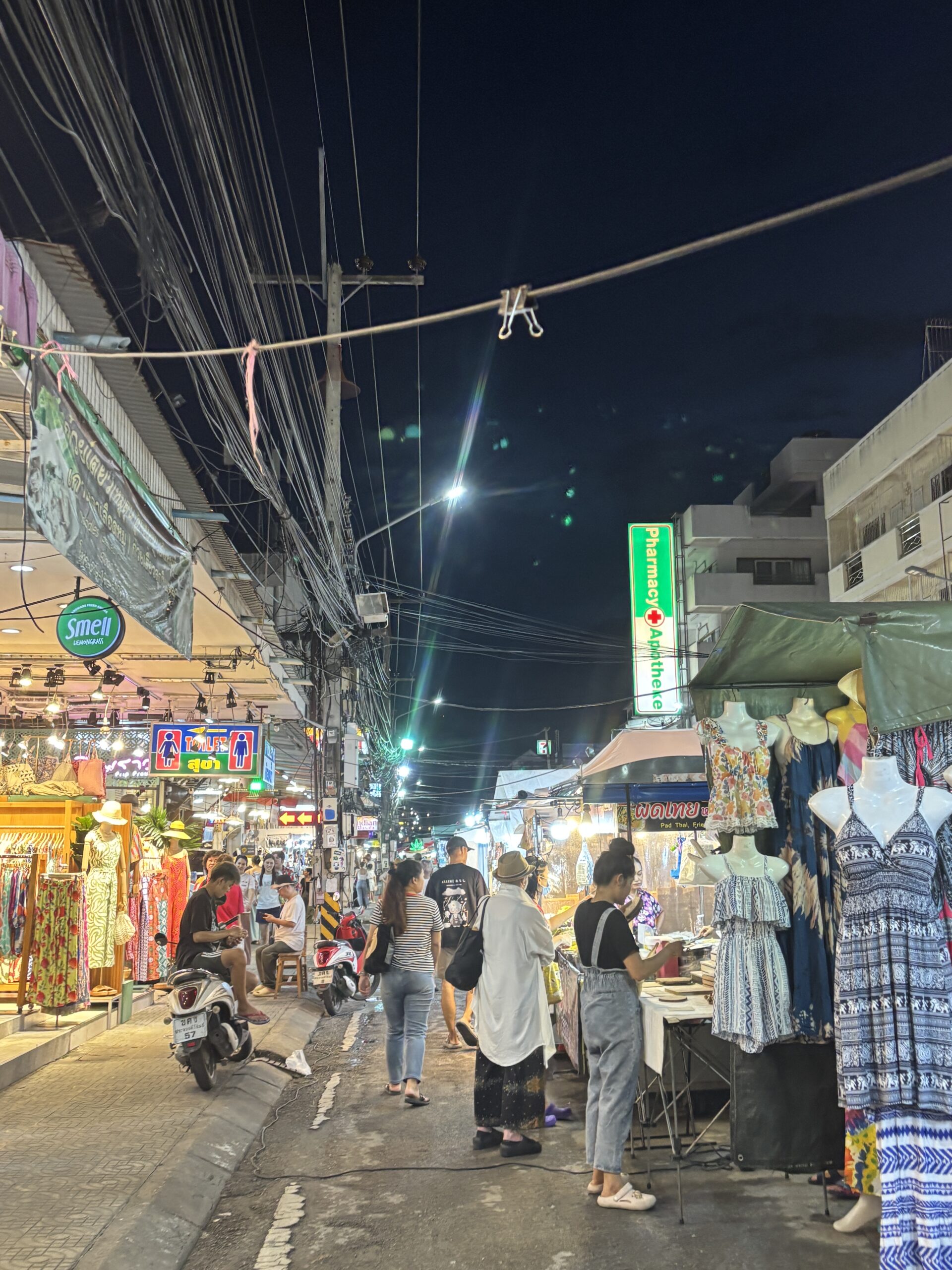 ตลาดโต้รุ่ง4